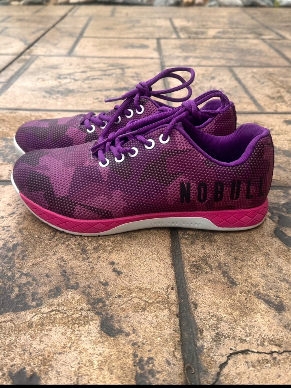 NOBULL purple camouflage low-top training shoes